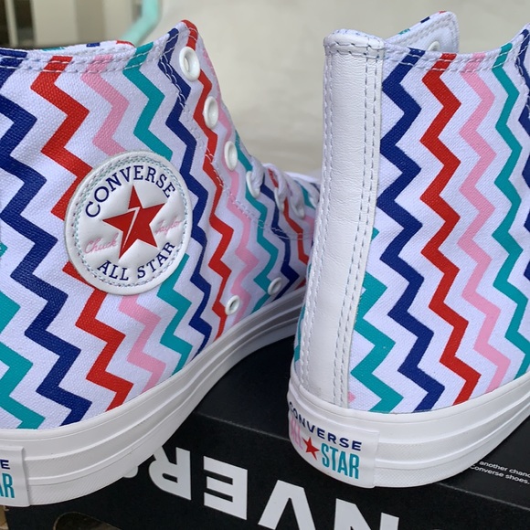 CONVERSE CTAS HI WHITE/UNIVERSITY RED WMNS - Picture 11 of 13